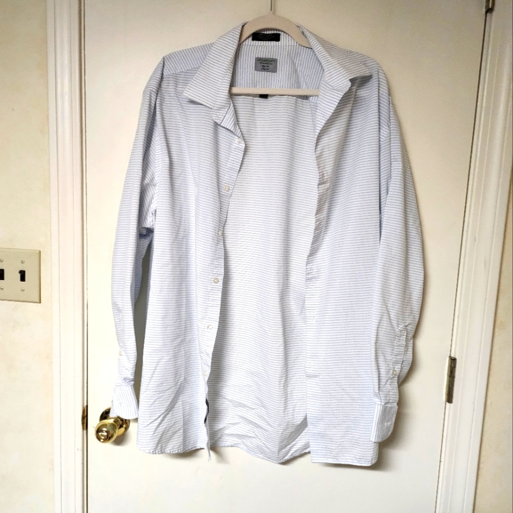 John Bartlett statement slim fit shirt. 171/2 . 34/35.